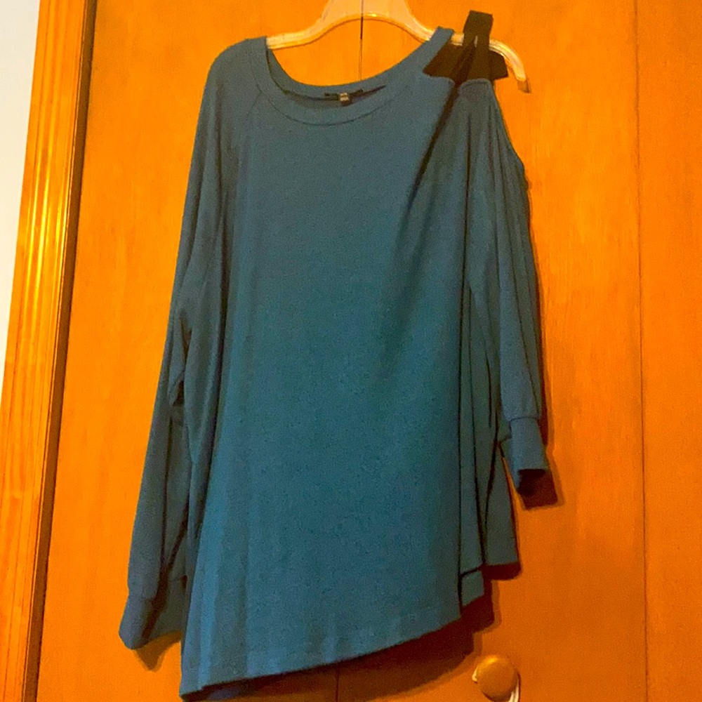 Cold Shoulder Long Sleeve Shirt